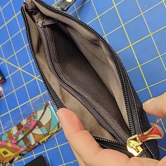 Black Textured 8" x 4.5" x 0.5" Wristlet with Gold Accents - Picture 5 of 8